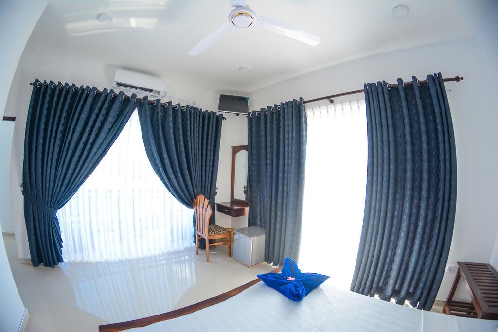 Nebula Residence Negombo Exterior photo